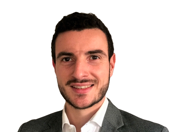 une personne en costume