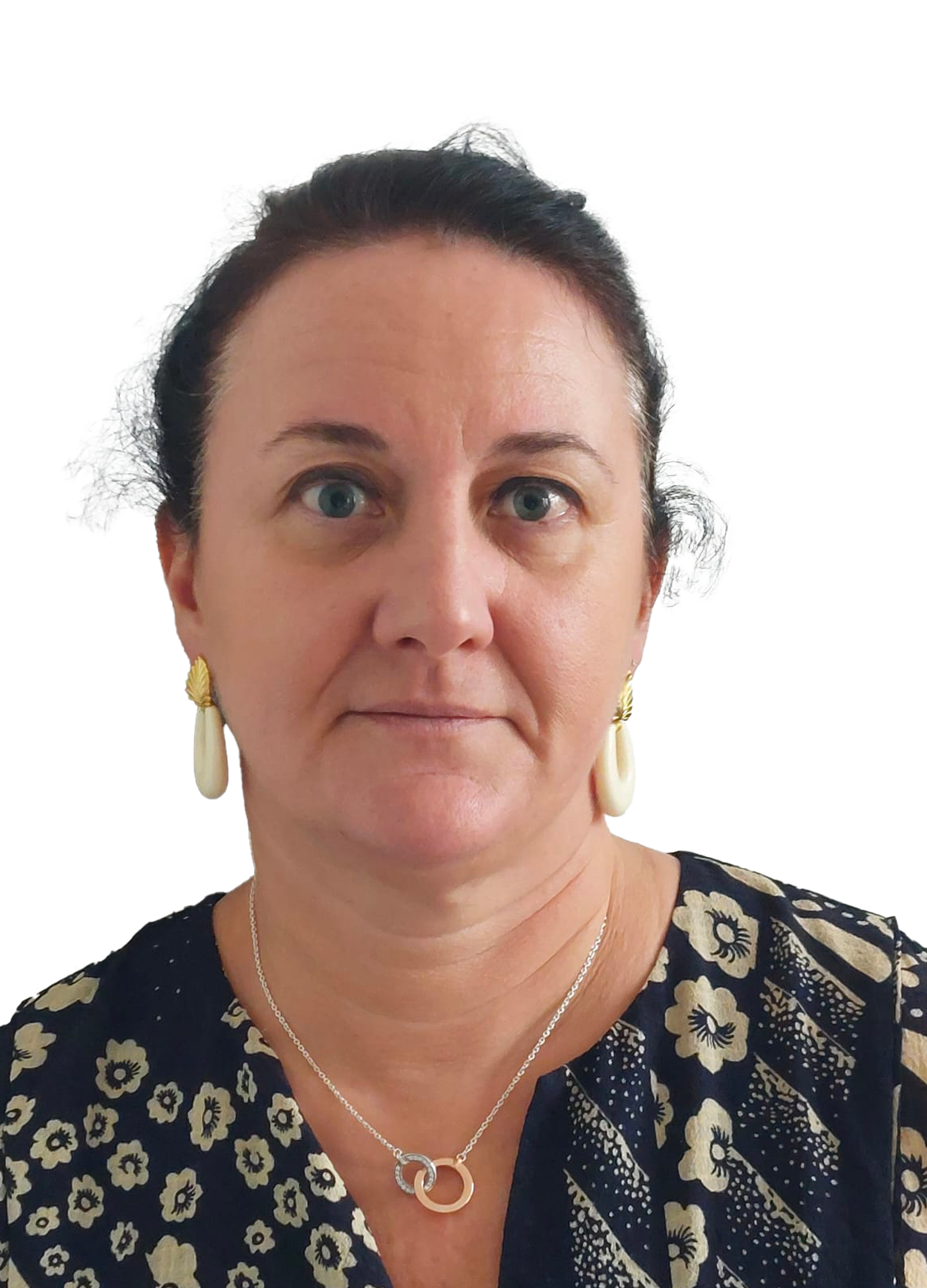 une personne avec un fond noir