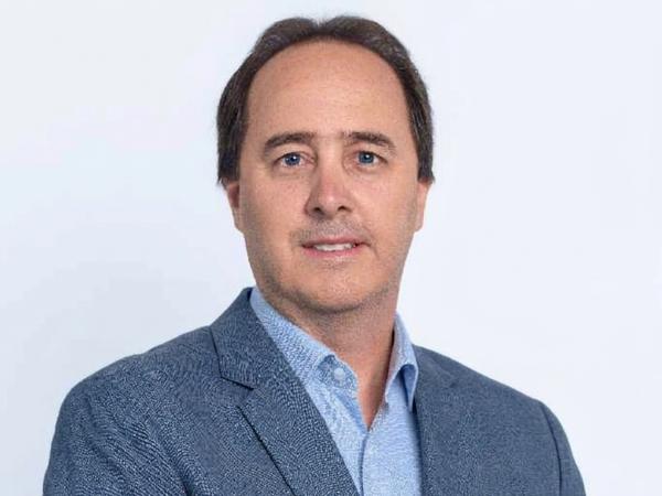 Una persona con traje